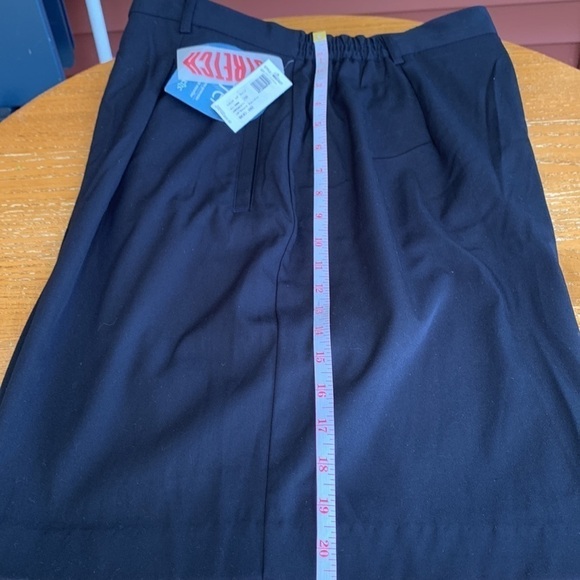 Bette & court shorts NWT. Long athletic wear shorts with belt loops zipper front - Picture 1 of 14